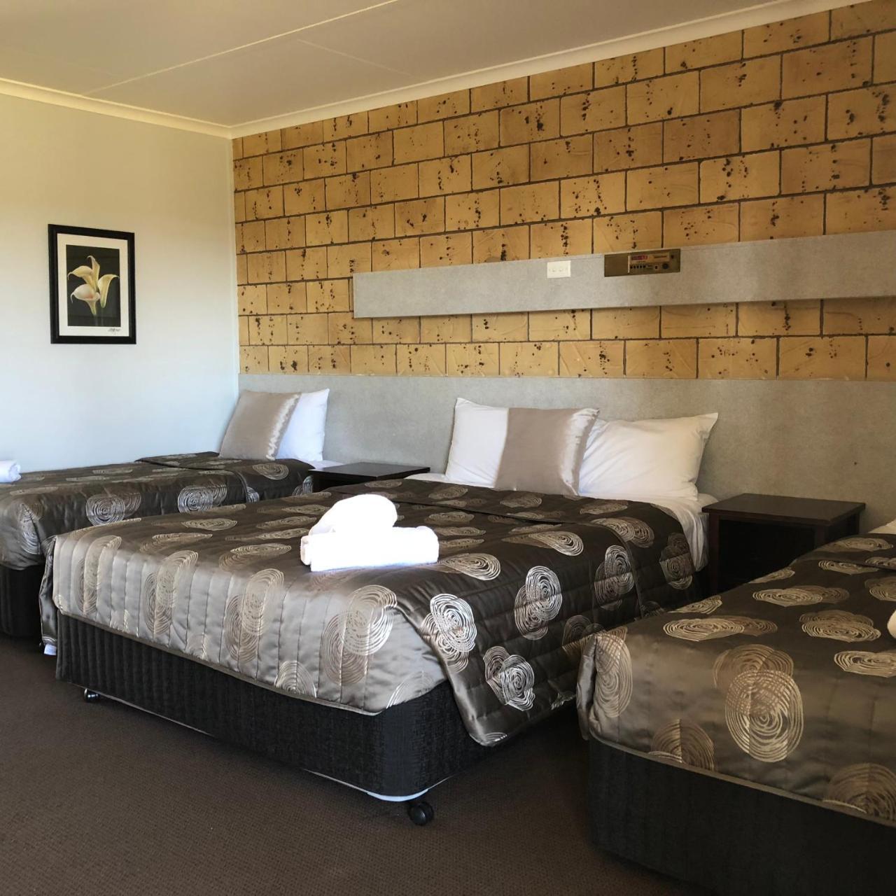 True Blue Motor Inn Rockhampton Eksteriør bilde