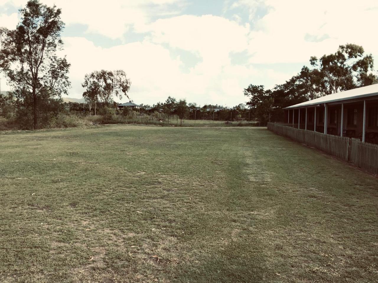 True Blue Motor Inn Rockhampton Eksteriør bilde